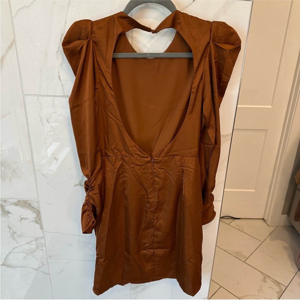 ASTR Ruched Rust Open Back Dress - Picture 4 of 5